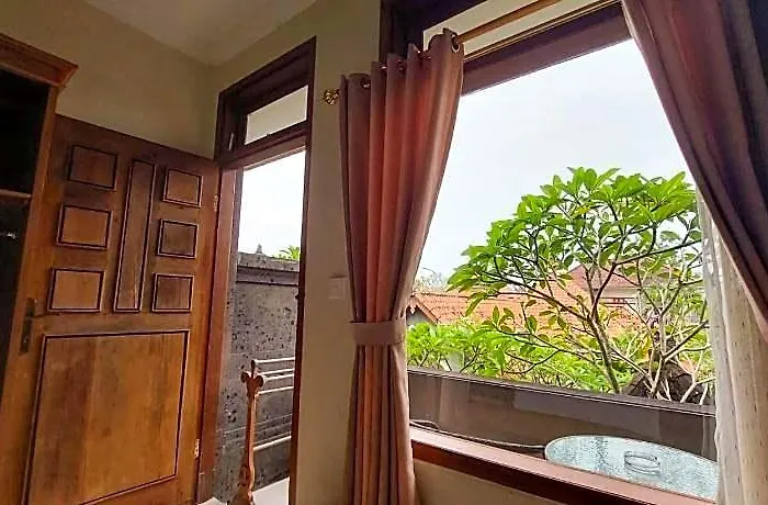 Satya House Guest house