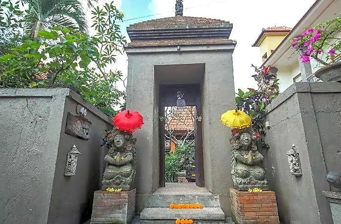 Satya House 3*
