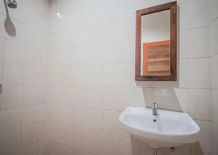 Satya House Guest house